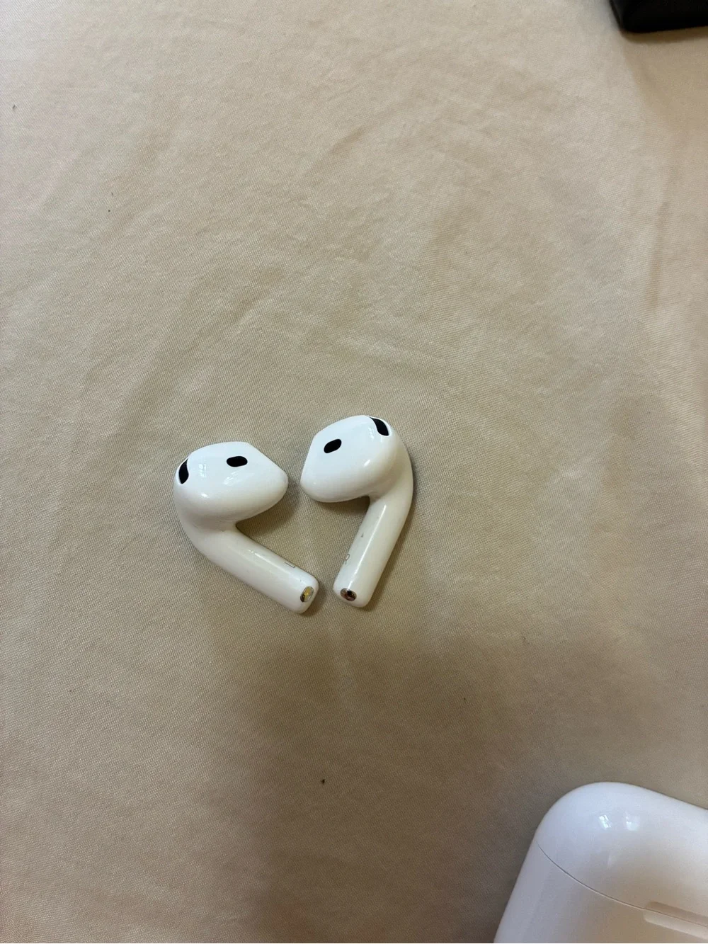 Apple White Wireless Earbuds (Pair)